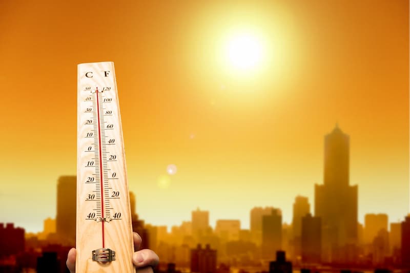 Nhiệt độ tăng cao vào mùa hè gây ra tình trạng nóng bức, khó chịu